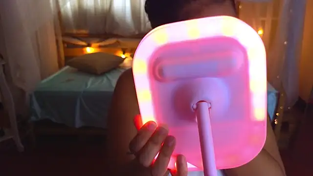 loreaniss online show from November 5, 8:01 pm