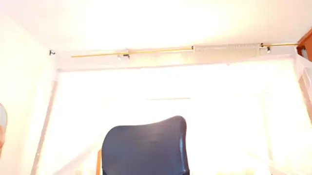 loreaniss online show from February 14, 7:47 pm