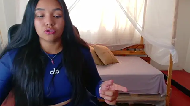 loreaniss online show from February 21, 8:44 pm