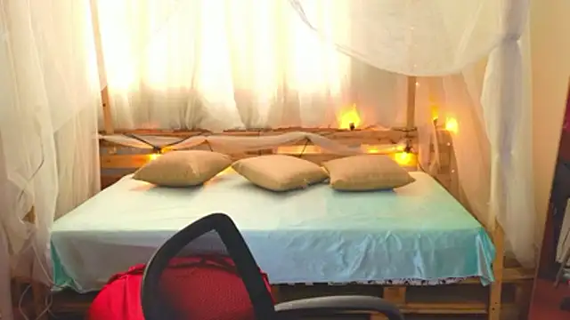 loreaniss online show from November 11, 8:47 pm