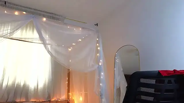 Snapshot of loreaniss chatting on October 8, 8:42 pm loreaniss online show from October 8, 8:42 pm