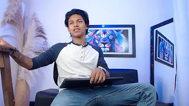 Snapshot of dreyk20 chatting on September 10, 1:54 pm dreyk20 online show from September 10, 1:54 pm