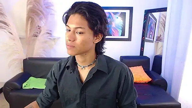 Snapshot of dreyk20 chatting on October 8, 1:45 pm dreyk20 online show from October 8, 1:45 pm