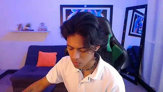 Snapshot of dreyk20 chatting on October 25, 1:23 pm dreyk20 online show from October 25, 1:23 pm