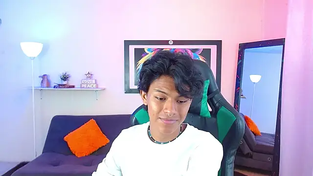 Snapshot of dreyk20 chatting on November 27, 2:39 pm dreyk20 online show from November 27, 2:39 pm