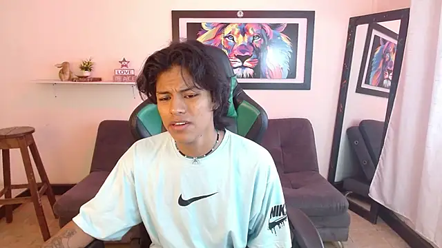 Snapshot of dreyk20 chatting on October 27, 1:56 pm dreyk20 online show from October 27, 1:56 pm