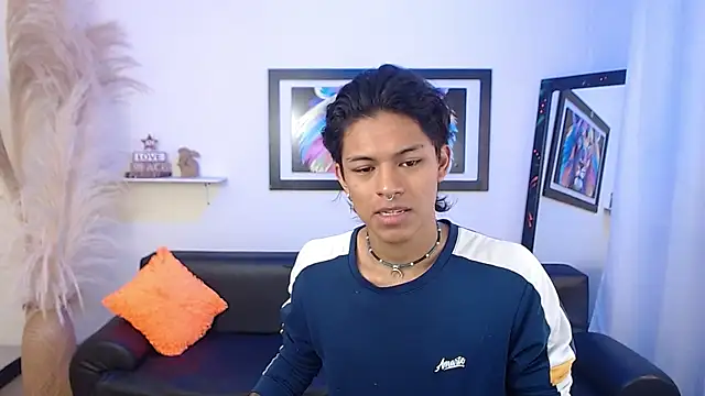 Snapshot of dreyk20 chatting on September 17, 1:46 pm dreyk20 online show from September 17, 1:46 pm