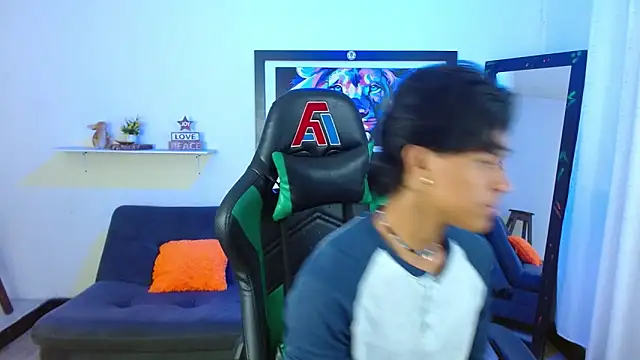 Snapshot of dreyk20 chatting on November 8, 1:58 pm dreyk20 online show from November 8, 1:58 pm