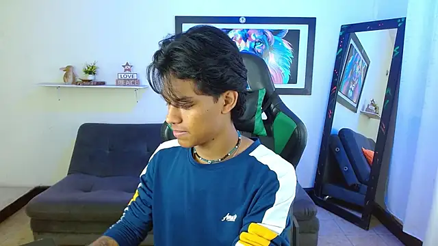 Snapshot of dreyk20 chatting on November 21, 1:43 pm dreyk20 online show from November 21, 1:43 pm