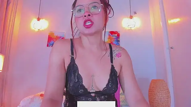 Karlaliones69 online show from February 20, 11:45 am