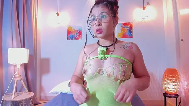 Karlaliones69 online show from January 8, 11:49 am