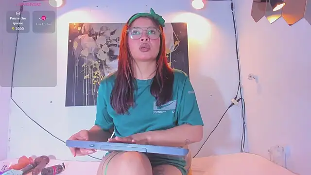 Karlaliones69 online show from March 30, 12:28 pm