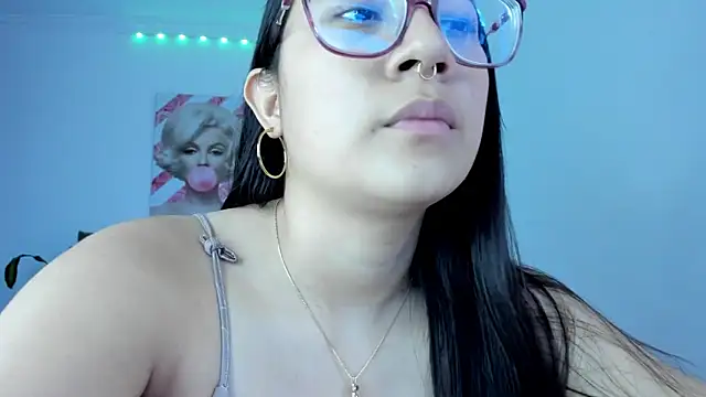 Snapshot of rouse_red chatting on September 19, 7:29 pm rouse red online show from September 19, 7:29 pm