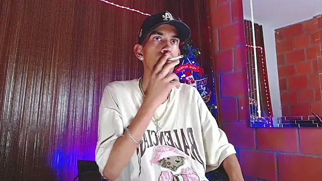 briamhoconor xh online show from December 19, 5:10 am