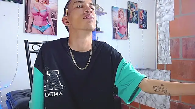 Snapshot of briamhoconor_xh chatting on September 24, 11:32 pm briamhoconor xh online show from September 24, 11:32 pm