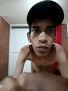 Snapshot of briamhoconor_xh chatting on November 30, 12:11 am briamhoconor xh online show from November 30, 12:11 am