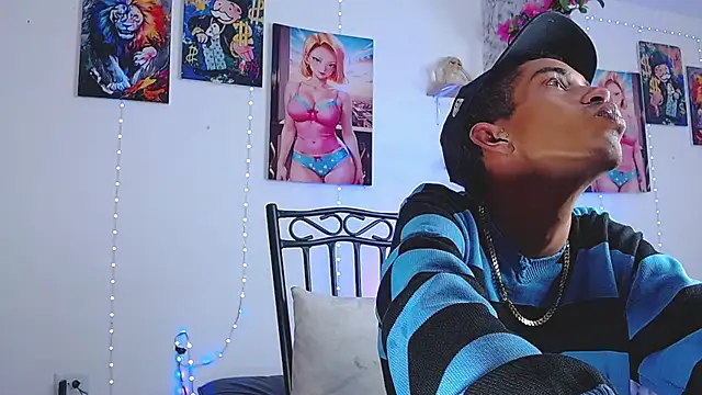 Snapshot of briamhoconor_xh chatting on September 20, 5:45 am briamhoconor xh online show from September 20, 5:45 am