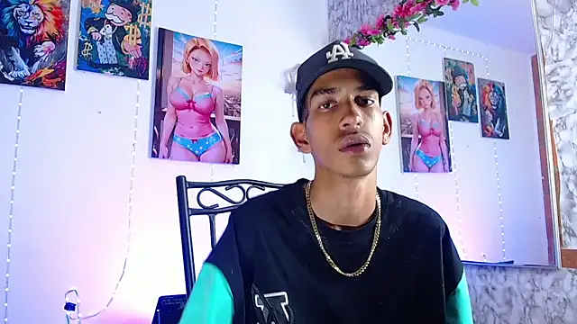 Snapshot of briamhoconor_xh chatting on October 8, 12:45 am briamhoconor xh online show from October 8, 12:45 am