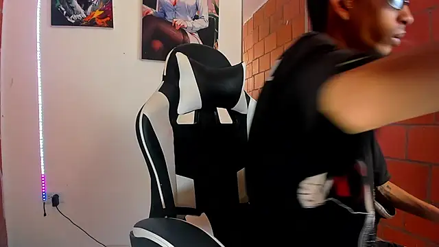 briamhoconor xh online show from March 16, 8:00 pm