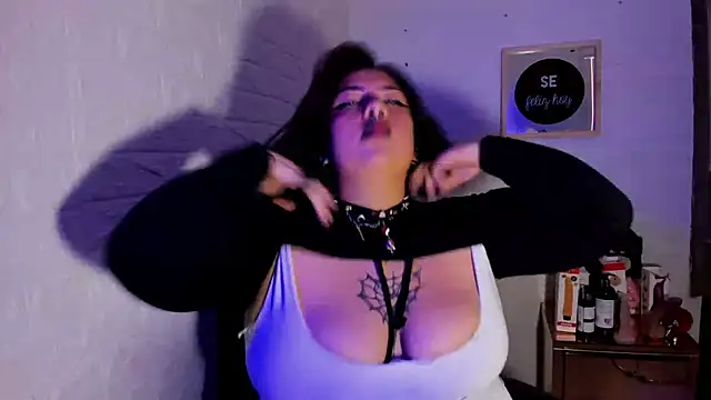 Snapshot of Arthemisa_tay69 chatting on November 5, 5:21 am Arthemisa tay69 online show from November 5, 5:21 am