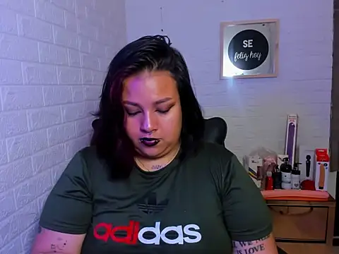 Snapshot of Arthemisa_tay69 chatting on November 9, 3:32 am Arthemisa tay69 online show from November 9, 3:32 am