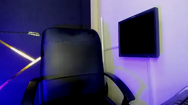 Snapshot of Kylie_Moan chatting on November 30, 6:30 pm Kylie Moan online show from November 30, 6:30 pm