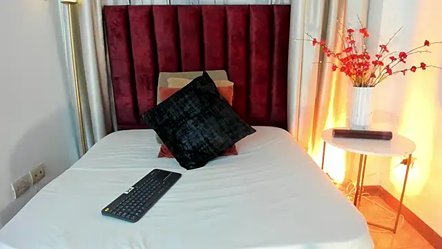 Snapshot of IremLee_ chatting on September 19, 12:25 am IremLee online show from September 19, 12:25 am