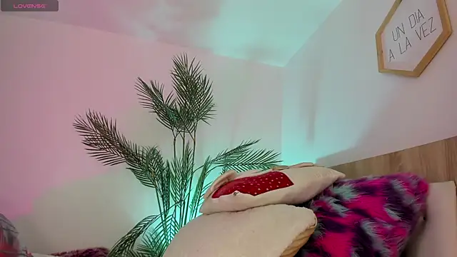 Snapshot of Hadid_Jimenez_ chatting on November 29, 6:52 pm Hadid Jimenez online show from November 29, 6:52 pm