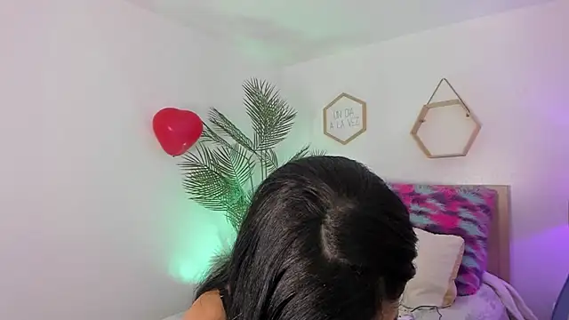 Hadid Jimenez  online show from February 20, 9:17 pm