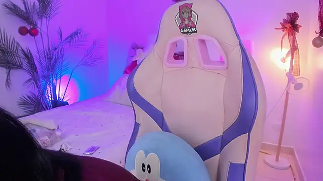 Hadid Jimenez  online show from December 17, 9:09 pm