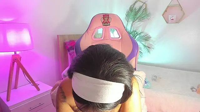 Hadid Jimenez  online show from April 14, 8:14 pm