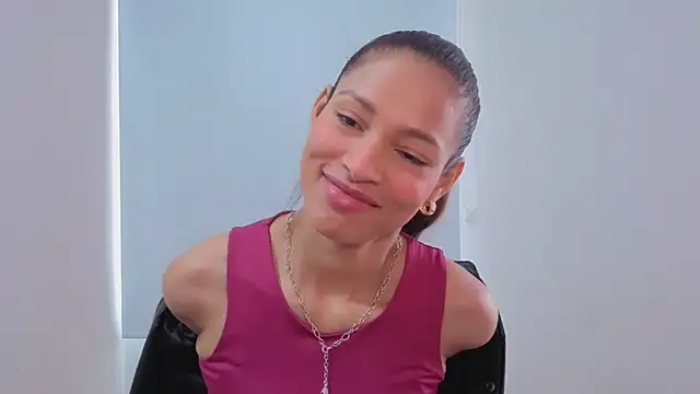 SofiaDelicia online show from December 5, 3:32 pm