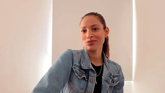 SofiaDelicia online show from December 21, 3:36 pm