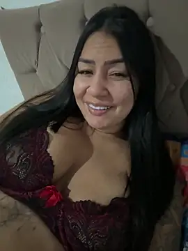 julianamascarada online show from April 29, 1:10 am