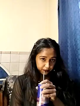 cute indianxo online show from May 12, 1:39 pm