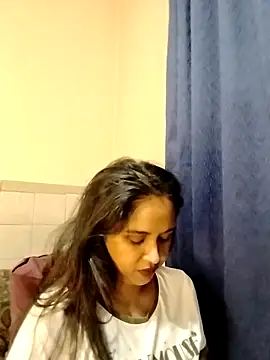 cute indianxo online show from March 31, 6:43 pm