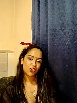 cute indianxo online show from April 2, 6:03 pm