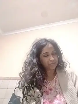 cute indianxo online show from June 24, 4:00 am