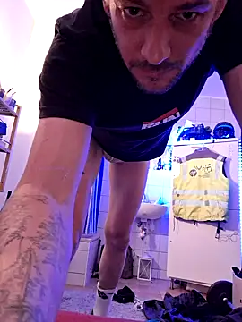 a7ex online show from December 14, 8:51 pm