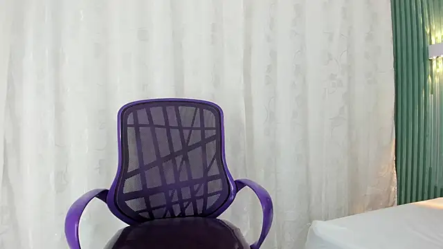 Snapshot of Shirly_cooper_ chatting on November 20, 9:58 pm Shirly cooper online show from November 20, 9:58 pm