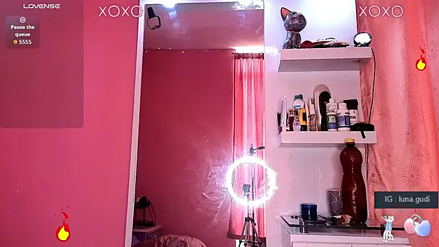 Snapshot of lunagudis chatting on June 4, 4:11 pm lunagudis online show from June 4, 4:11 pm