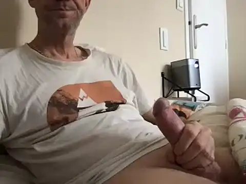 Snapshot of orbix2007 chatting on February 10, 10:58 am orbix2007 online show from February 10, 10:58 am