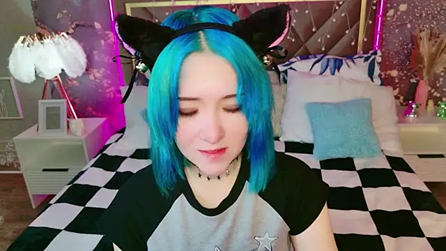 Ketrin Jones online show from April 11, 7:05 am