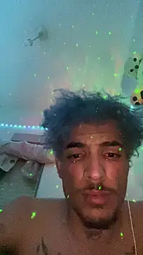 Snapshot of luluycoco chatting on October 29, 1:59 am luluycoco online show from October 29, 1:59 am