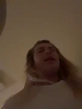 Snapshot of StellaWeb chatting on November 11, 8:47 pm StellaWeb online show from November 11, 8:47 pm