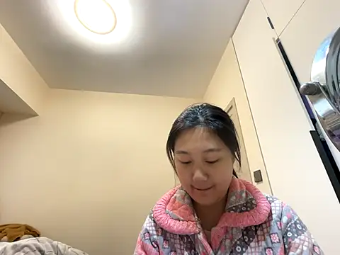 Snapshot of xena0501 chatting on December 15, 8:20 am xena0501 online show from December 15, 8:20 am