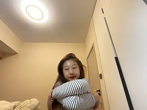 Snapshot of xena0501 chatting on February 21, 3:03 pm xena0501 online show from February 21, 3:03 pm