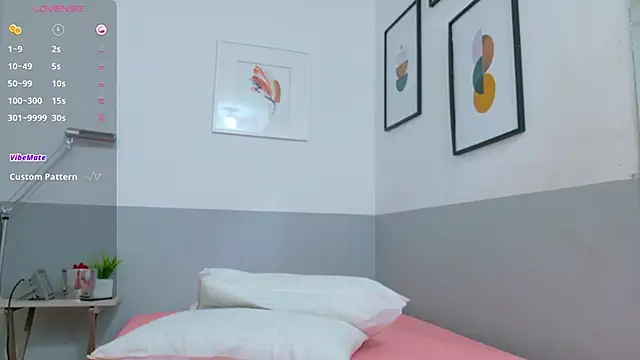 cutepetitee online show from September 20, 7:41 pm