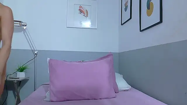 Snapshot of cutepetitee chatting on June 12, 7:44 pm cutepetitee online show from June 12, 7:44 pm