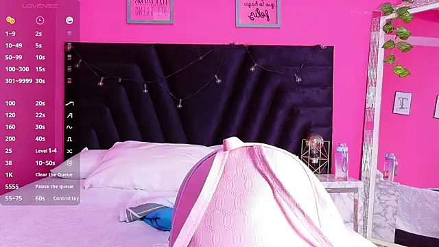 cutepetitee online show from September 17, 7:27 pm